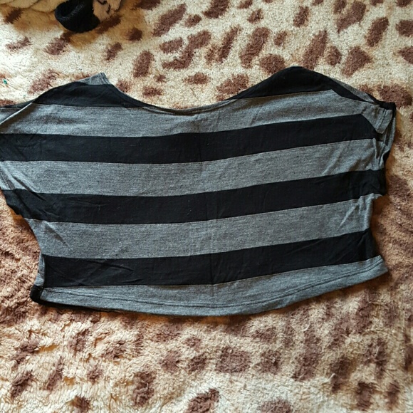 Striped Crop Top - Picture 2 of 2